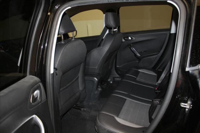 Peugeot 2008 image 1