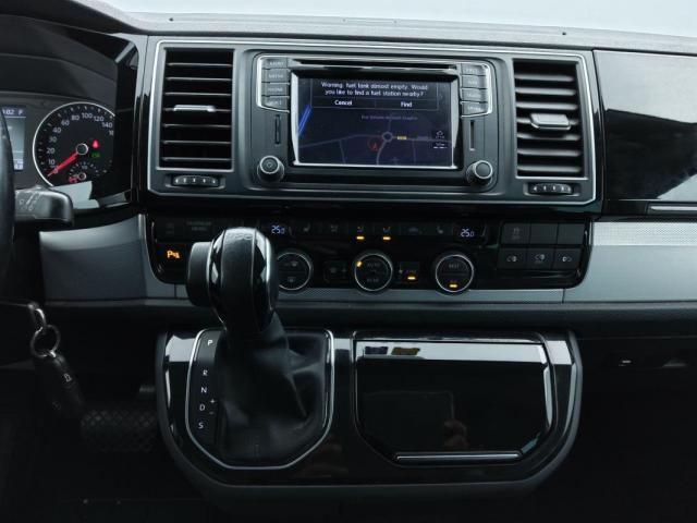Volkswagen Caravelle image 3