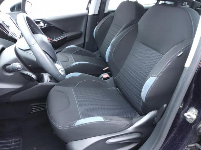 Peugeot 208 image 8