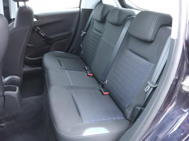 Peugeot 208 image 5