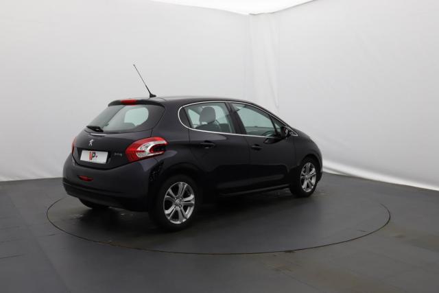 Peugeot 208 image 2
