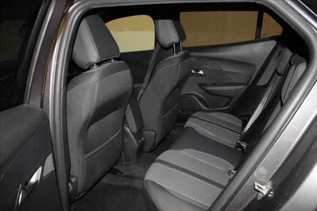 Peugeot 2008 image 8
