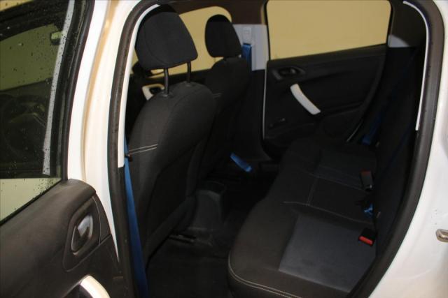 Peugeot 208 image 7