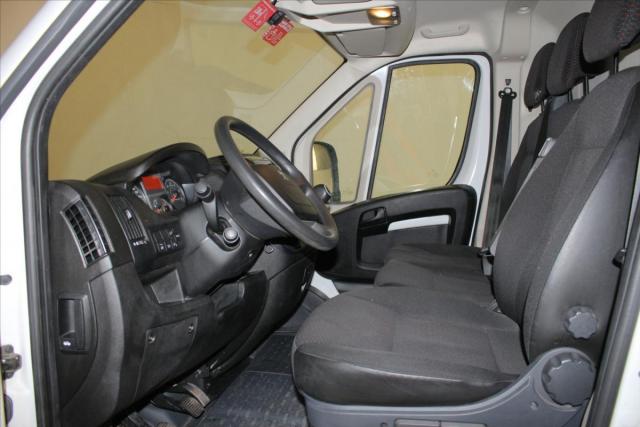 Peugeot Boxer image 1