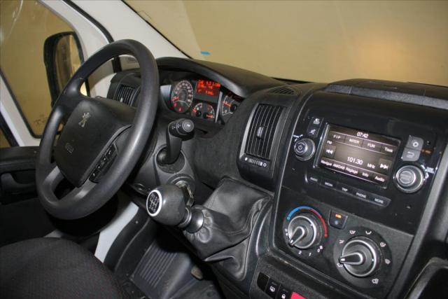Peugeot Boxer image 2