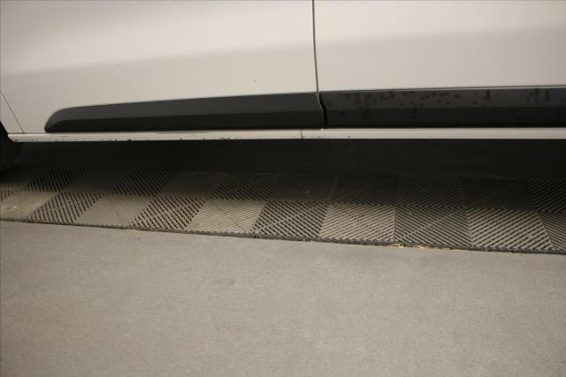 Peugeot Expert image 2