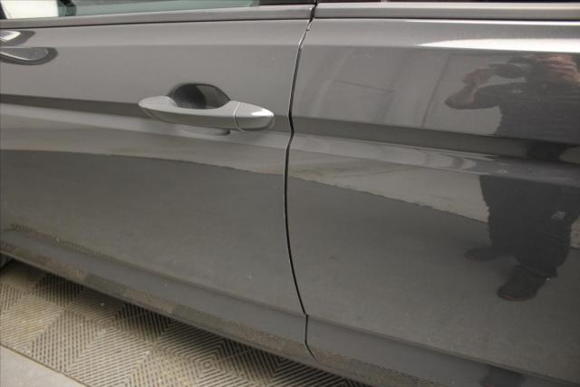 Volkswagen Touran image 2