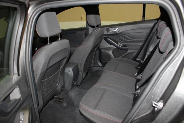 Ford Focus image 5