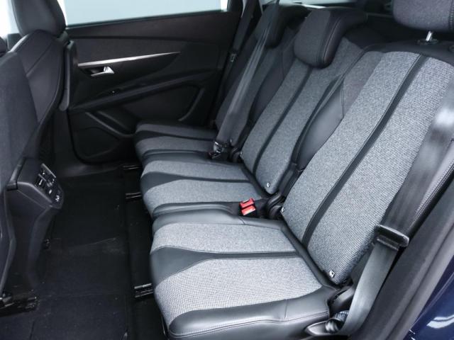 Peugeot 5008 image 1