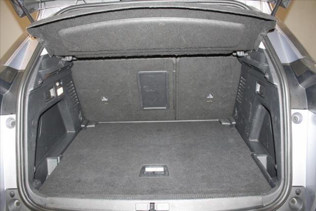 Peugeot 3008 image 3