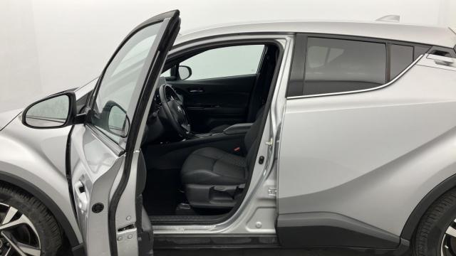 Toyota C-Hr image 1