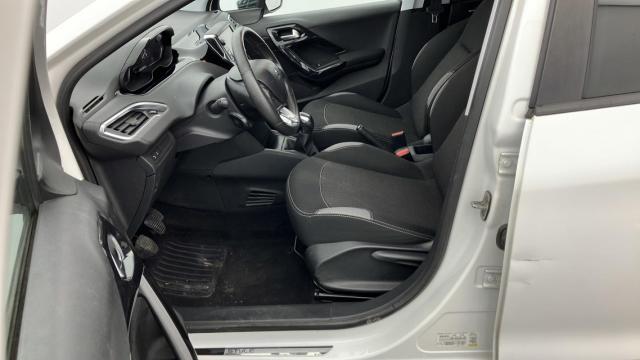 Peugeot 208 image 4