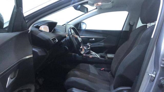 Peugeot 3008 image 8