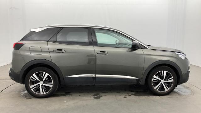 Peugeot 3008 image 2