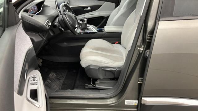 Peugeot 3008 image 3