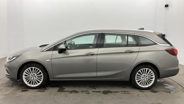 Opel Astra Sports Tourer image 4