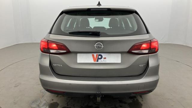 Opel Astra Sports Tourer image 3