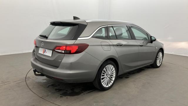 Opel Astra Sports Tourer image 7
