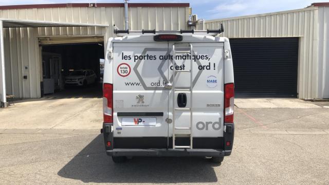 Peugeot Boxer image 2