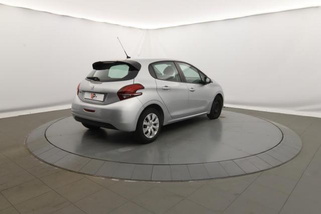 Peugeot 208 image 5
