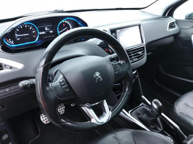 Peugeot 2008 image 3
