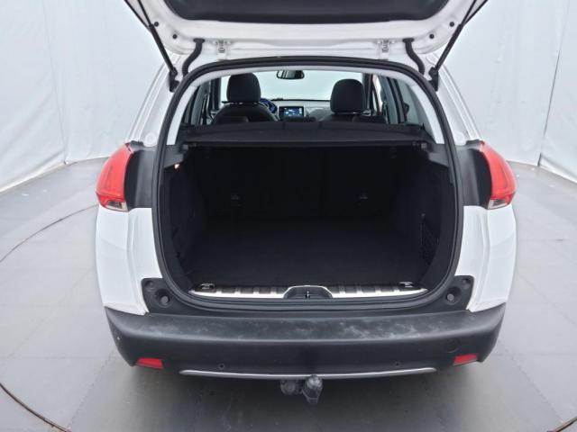 Peugeot 2008 image 2