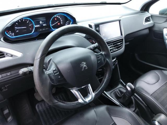 Peugeot 2008 image 8