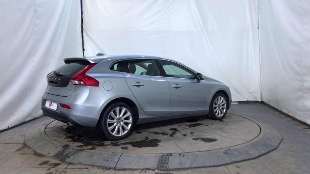 Volvo V40 image 6