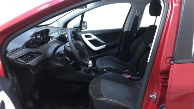 Peugeot 208 image 1