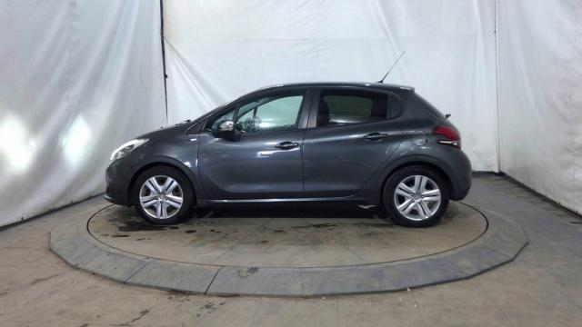 Peugeot 208 image 3