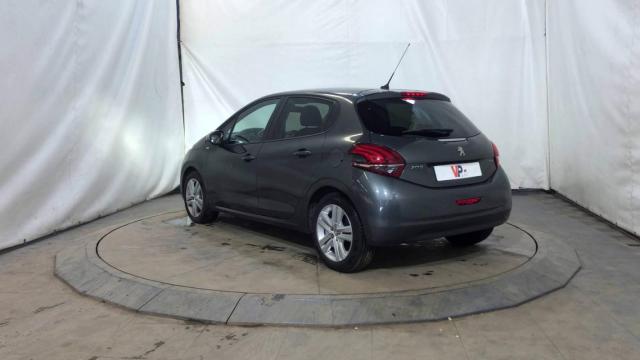 Peugeot 208 image 8