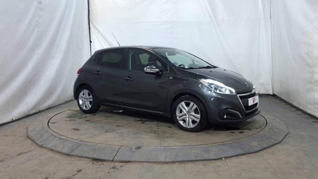 Peugeot 208 image 1