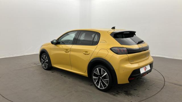 Peugeot 208 image 8