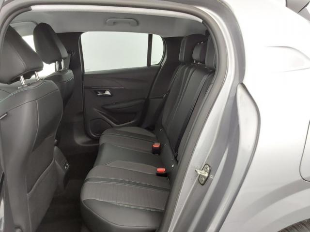 Peugeot 208 image 8