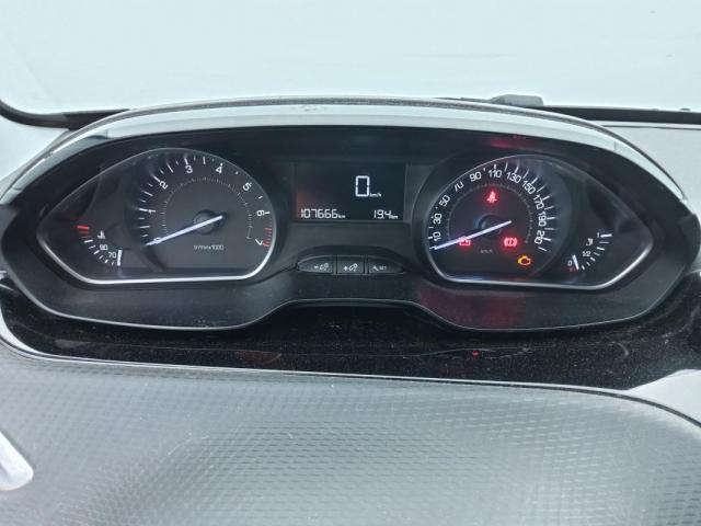Peugeot 2008 image 8