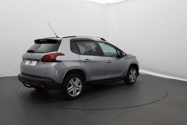 Peugeot 2008 image 2