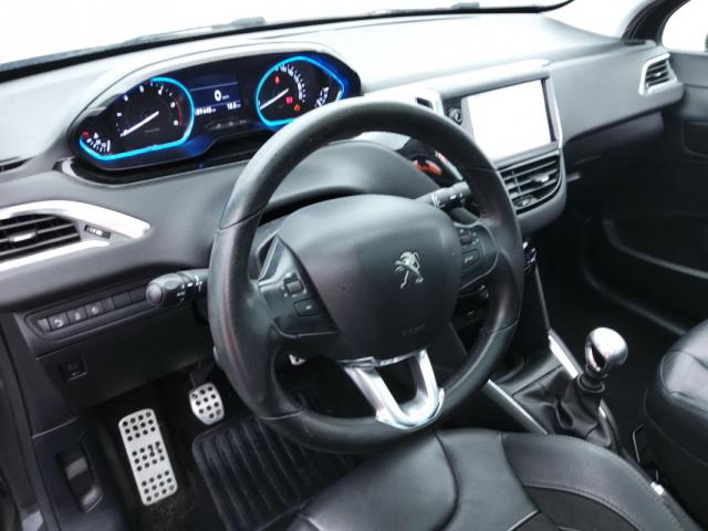 Peugeot 208 image 8