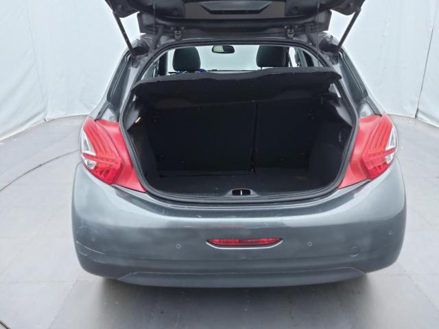Peugeot 208 image 7