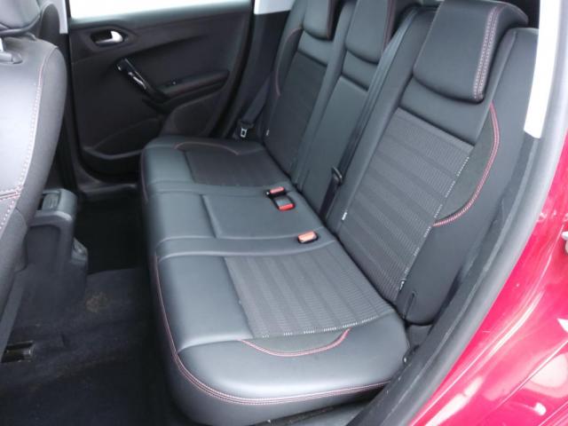 Peugeot 2008 image 8