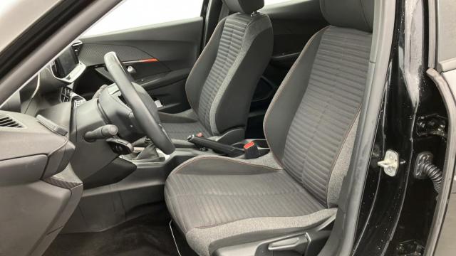 Peugeot 2008 image 8