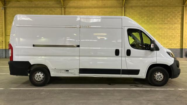 Peugeot Boxer image 2