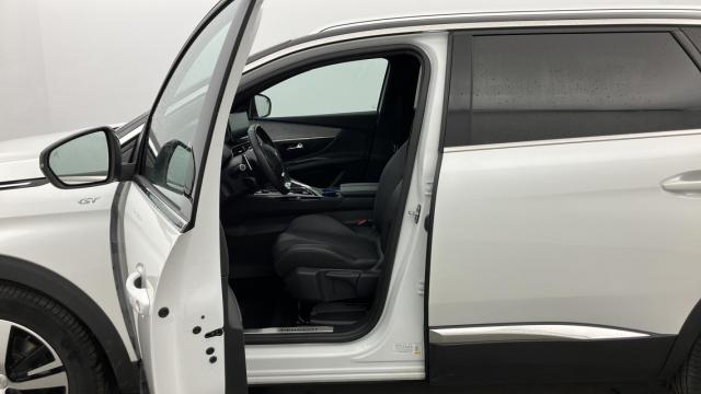 Peugeot 5008 image 1