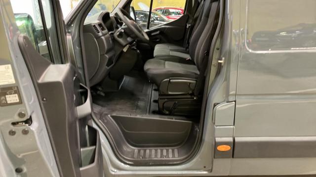 Nissan Interstar image 6