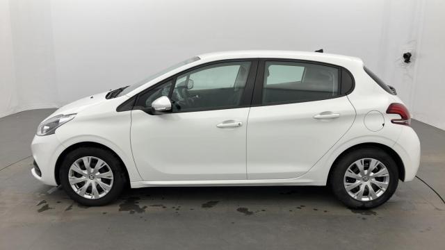 Peugeot 208 image 4