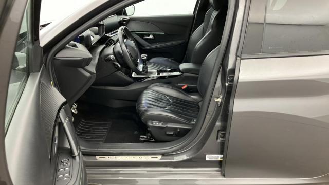 Peugeot 208 image 6