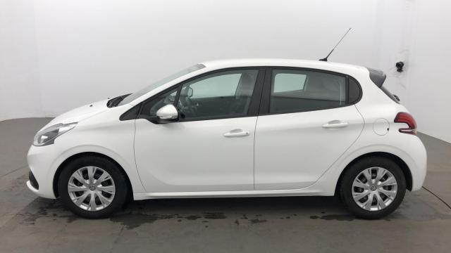 Peugeot 208 image 7