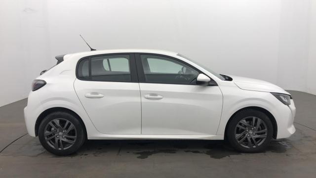 Peugeot 208 image 2