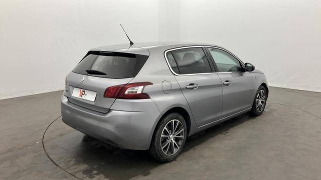 Peugeot 308 image 2