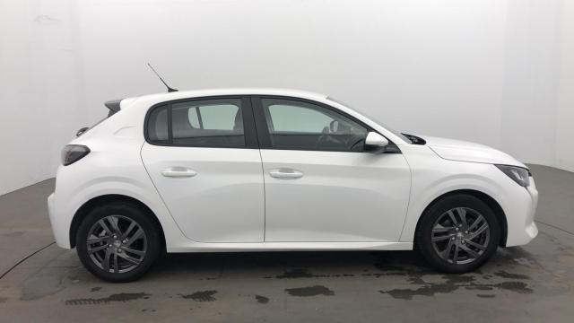 Peugeot 208 image 8