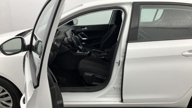 Peugeot 308 image 1